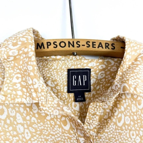 GAP  Small Yellow Button Up Short Sleeve Top Animal Print 100% Cotton Preppy - Picture 3 of 5